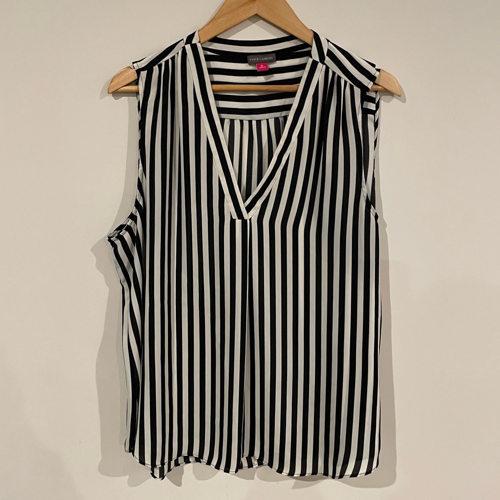 VINCE CAMUTO BLACK & WHITE BLOUSE